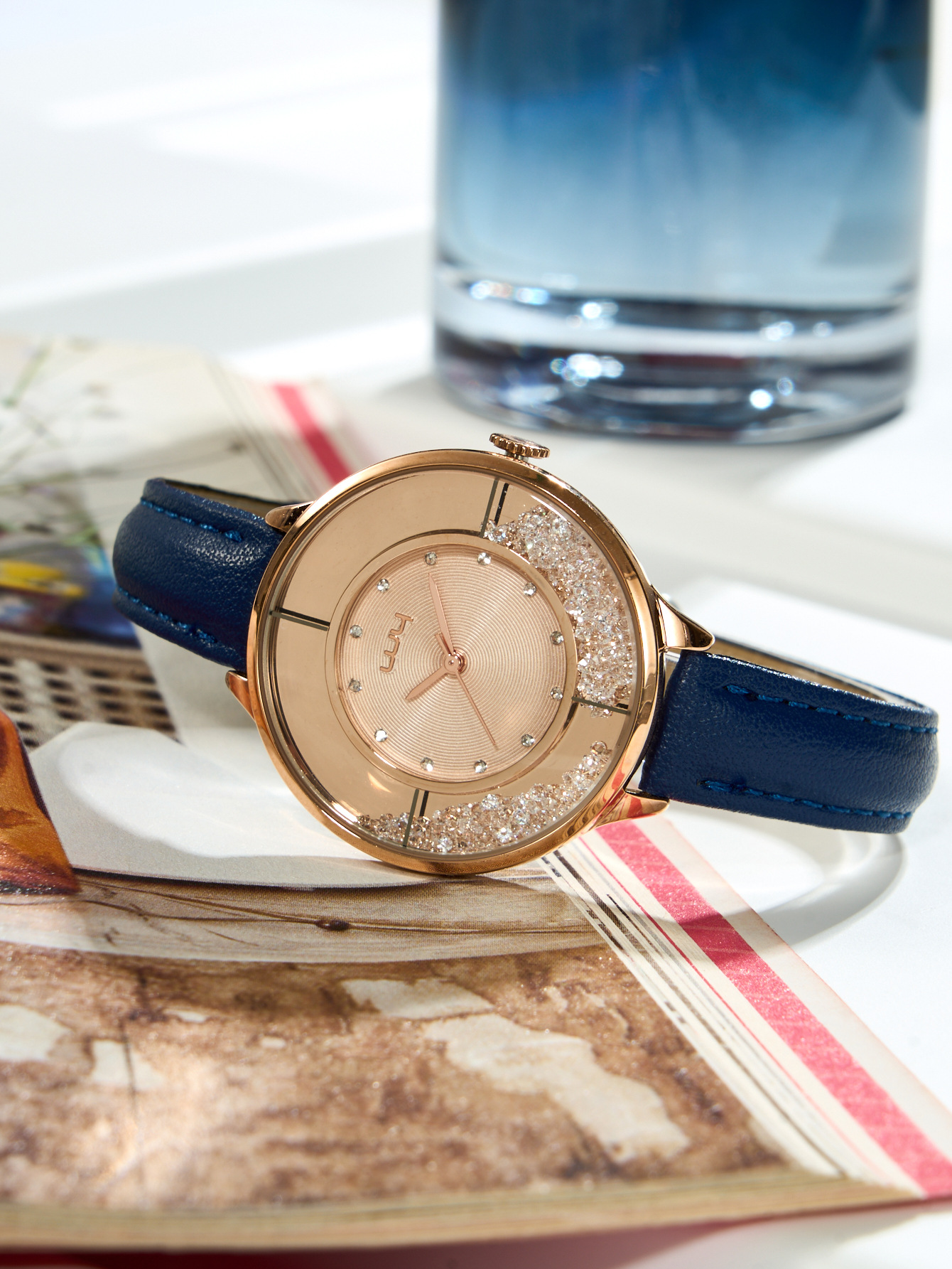 源头实力厂家夏季时尚手表镶钻流沙表盘走珠双表面韩版女学生手表详情4