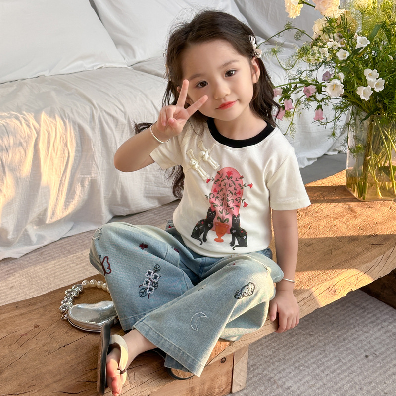 Children's short-sleeved T-shirt, new summer base shirt for girls, stylish top for kids, cute cartoon children's clothing in summer Application Scenario