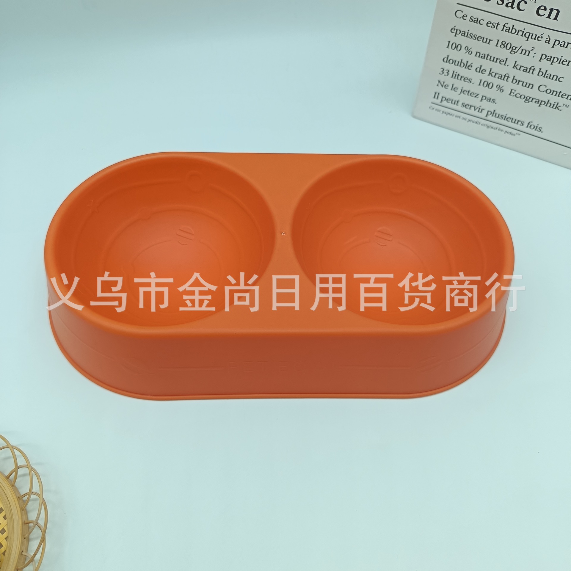 Wholesale of cross-border candy-colored pet oval double bowls, cat water bowls, plastic dog bowls, anti-knock dog basins, and pet supplies Specification drawing