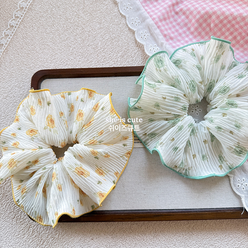 Sweet and fresh floral large intestine hair band, Korean-style elegant ponytail hair tie, girls' high school elastic bun hair tie headwear Application Scenario
