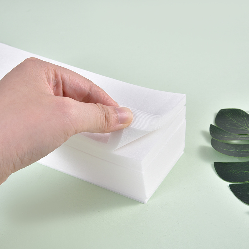 Depilatory cloth disposable thickened non-woven depilatory paper depilatory wax assisted with depilatory cloth depilatory cream assisted Application Scenario