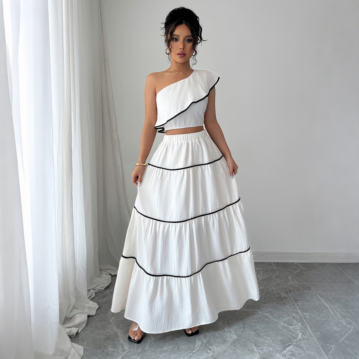 Cross-border European and American style casual, fashionable and elegant off-the-shoulder, back-center skirt two-piece set for women's clothing 2025 Amazon Application Scenario