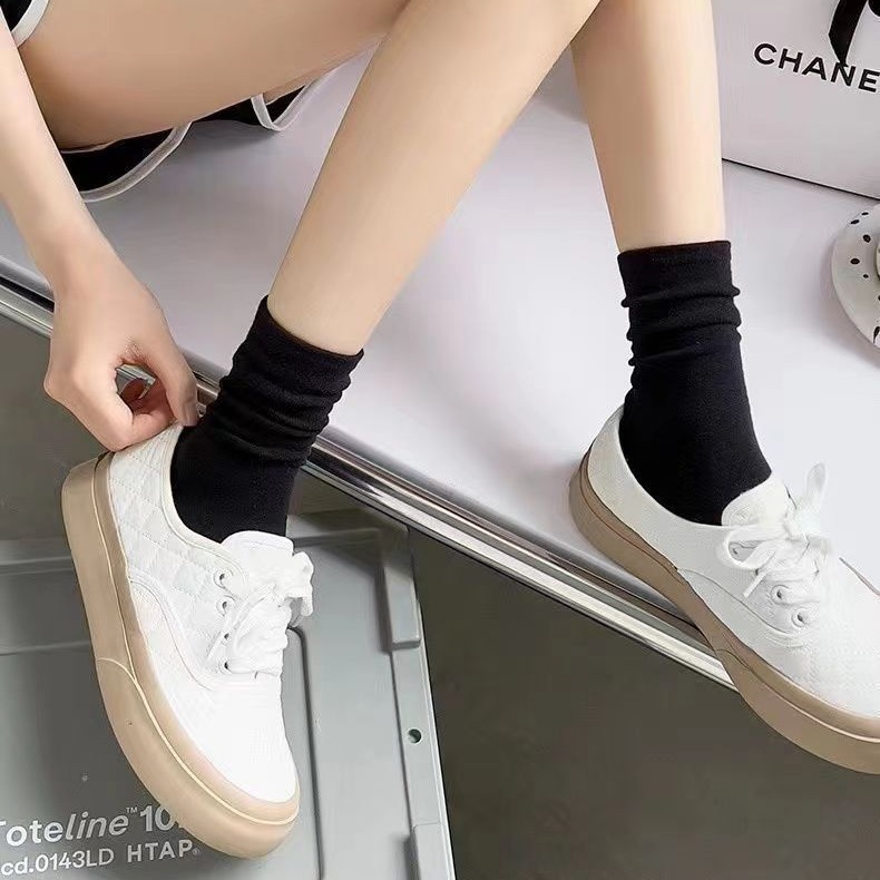 【 New Couple 4-pair Outfits 】 Spring and summer white pile socks, thin anti-odor socks, Instagram trendy boneless socks, moon long socks details Picture
