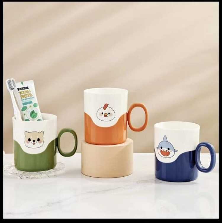 8586 Plastic cartoon gargle cup Cute Bear wash cup with handle Toothjar teacup children's brushing cup toothbrush thumbnail