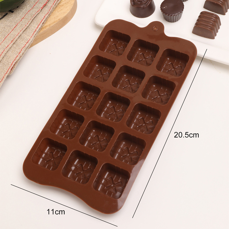 Birthday cake decorative item plug-in, chocolate mold, heart-shaped "happiness" character, cartoon bear, goldfish, number, silicone Application Scenario