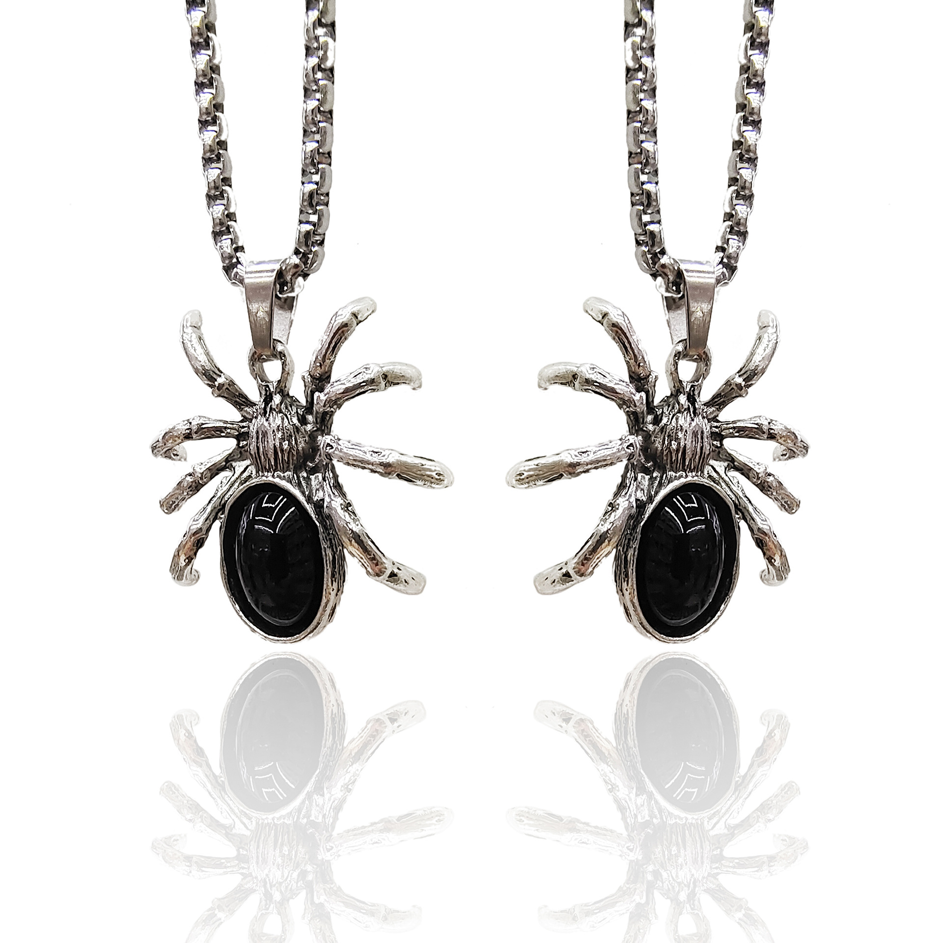 Net Red Men's Necklace Europe And The United States Military Brand Necklace Sweater Chain Alloy Pot Belly Spider Pendant Stainless Steel Necklace Application Scenario