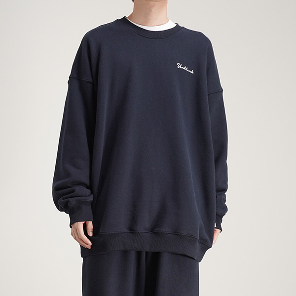 A loose-fitting, retro sporty style men's retro sweatshirt with a large grass-cut round neck from the high streets of Japan, South Korea, Europe and America Application Scenario