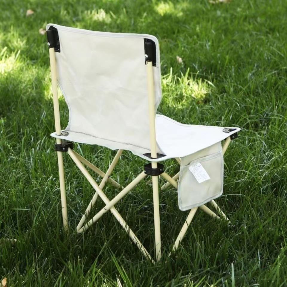 Outdoor folding chair, moon chair, sketching chair, portable picnic folding chair, hand-held camping and camping leisure chair Application Scenario