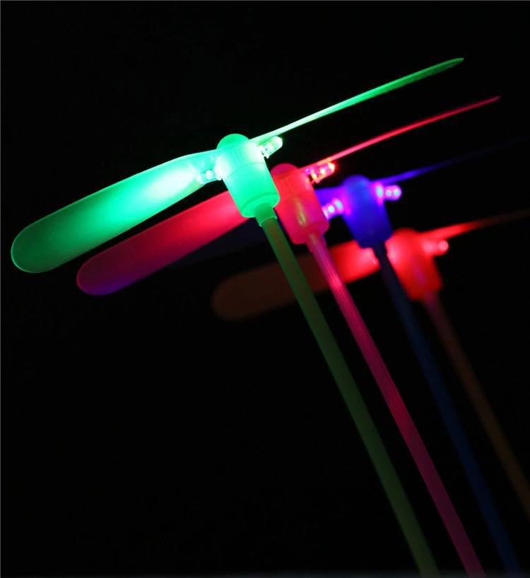 Luminous bamboo dragonfly children's toy, Flying Fairy nostalgic toy, flashing rotating frisbee, Linyi two-yuan toy details Picture