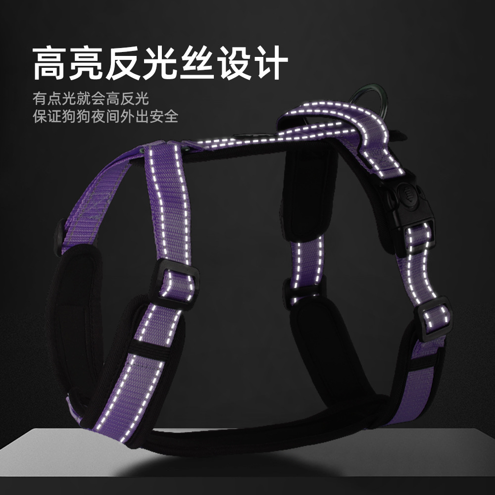 New dog leashes, reflective medium and large-sized dog chest and back straps, explosion-proof and impact-resistant pet chest and back straps are in stock for wholesale Application Scenario
