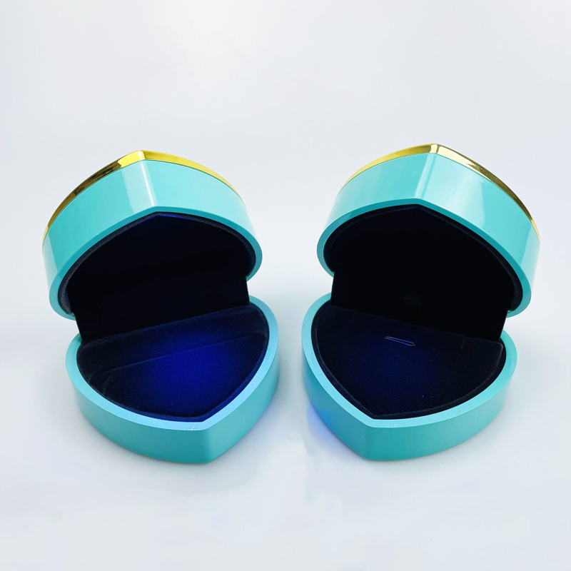 Heart Jewelry Box Ring Box High-End Ring Box With Lights Wedding Necklace Box Gift Box Jewelry Box Storage Packaging Item Picture