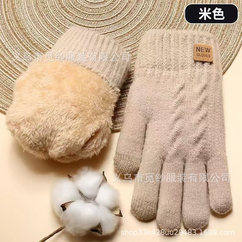 Winter double-layer fleece and thickened gloves, women's knitted cold-proof cycling touch screen warm woolen gloves manufacturer wholesale Application Scenario