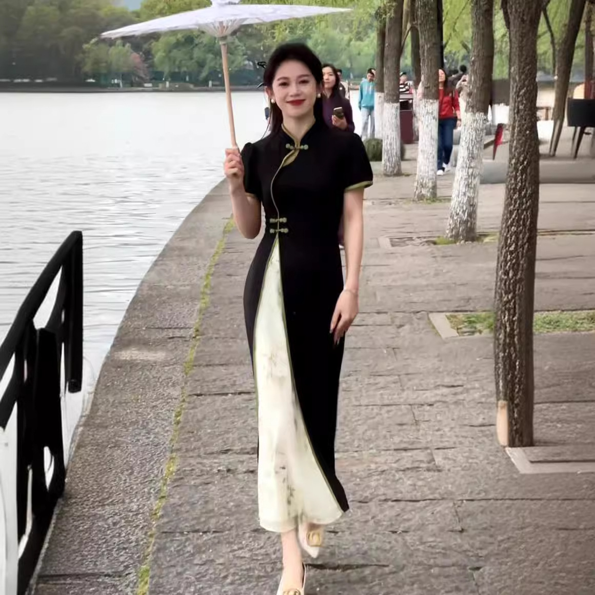 设计感精致新中式显瘦旗袍连衣裙女2024夏季新款开叉拼接时尚长裙