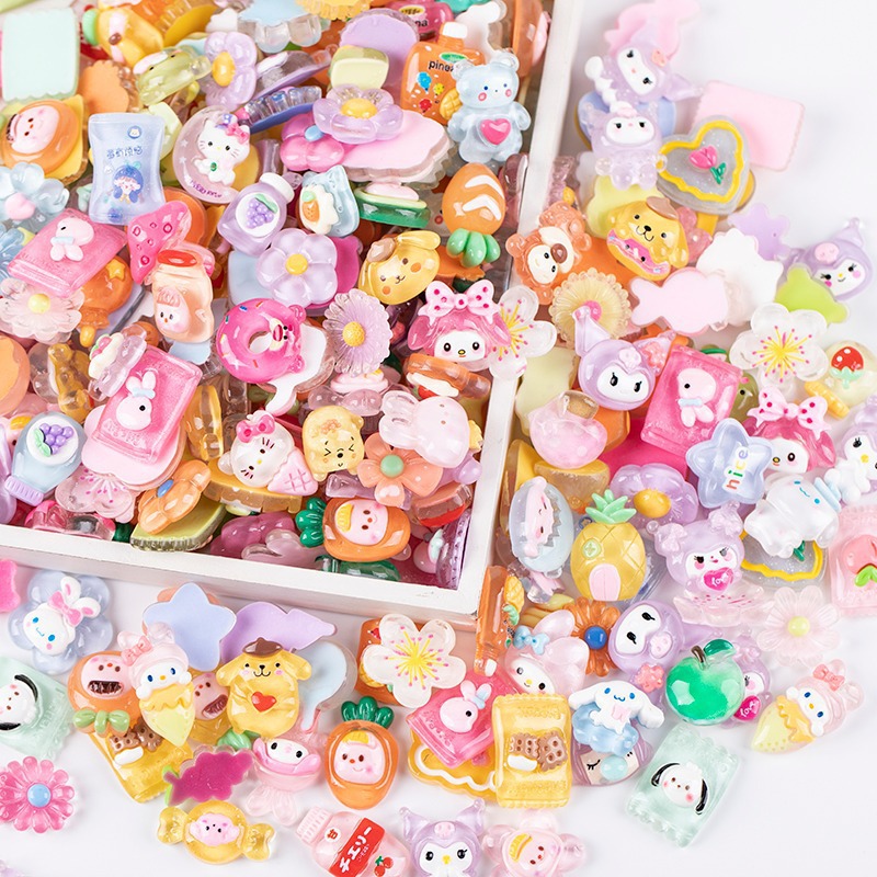 Resin accessories, cartoon transparent color series mixed diy cream glue phone case patches, water cup patches, Crocs materials Application Scenario