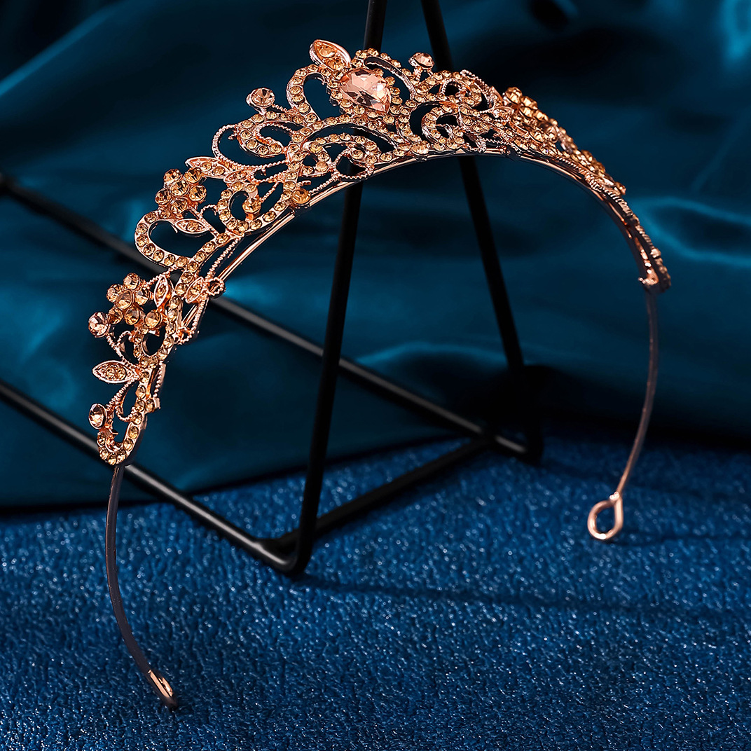 European and American wedding bride's crown headwear, crystal birthday hair accessory, wedding dress, studio queen's hair crown, crown hair band, hair accessory Application Scenario