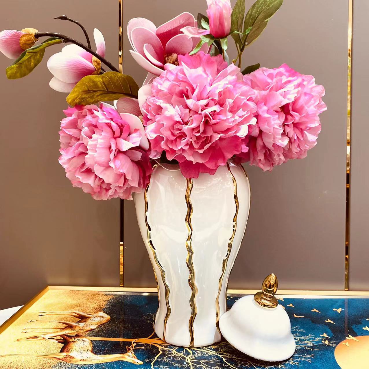 Ceramic light luxury electroplating general tank European flower vase handicrafts decoration porch soft decoration storage tank General bottle full figure