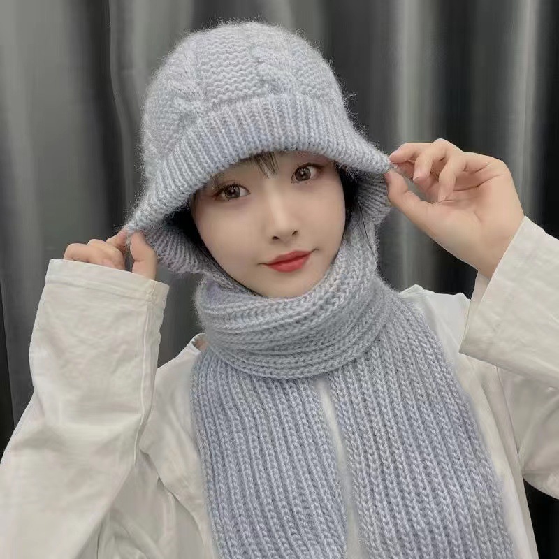 Hat Scarf One Piece Thick Warm Winter And Snowcap Autumn And Winter Women's New Network Red Squirrel Velvet Cycling Cap Item Picture