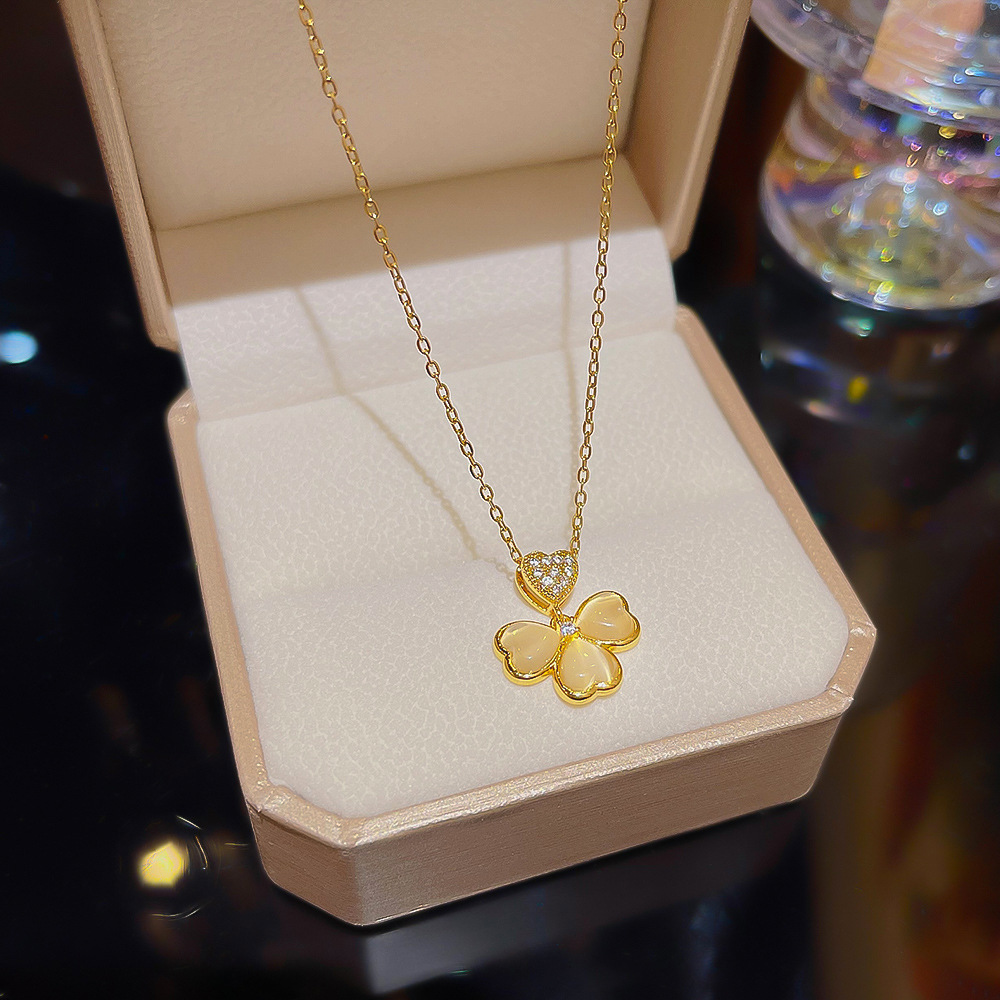 Ins Style Simple Titanium Steel Necklace Does Not Fade Female Niche Network Red Cat's Eye Petal Pendant Senior Sense Clavicle Chain details Picture