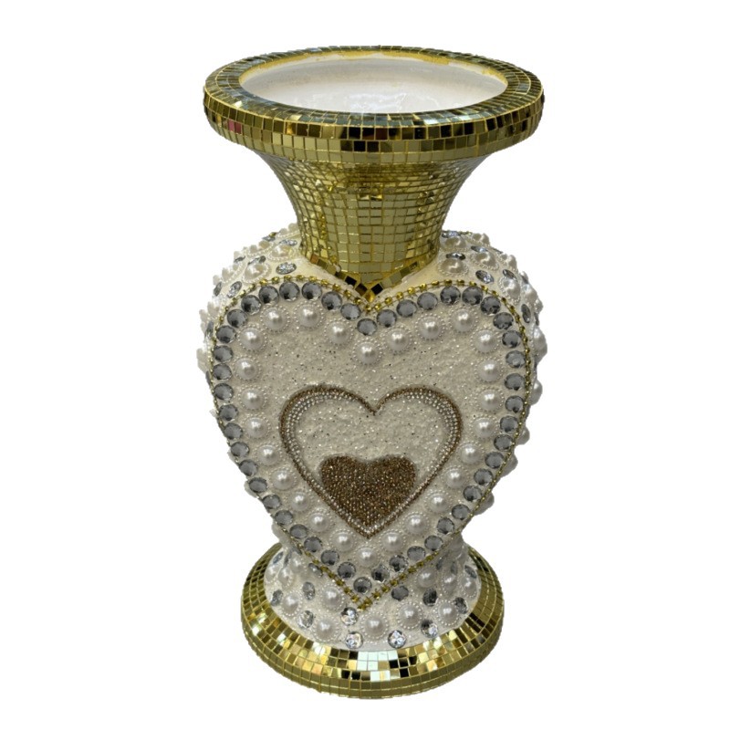 The diamond-encrusted vase is a high-end decorative item with high practicality and appreciation value Item Picture