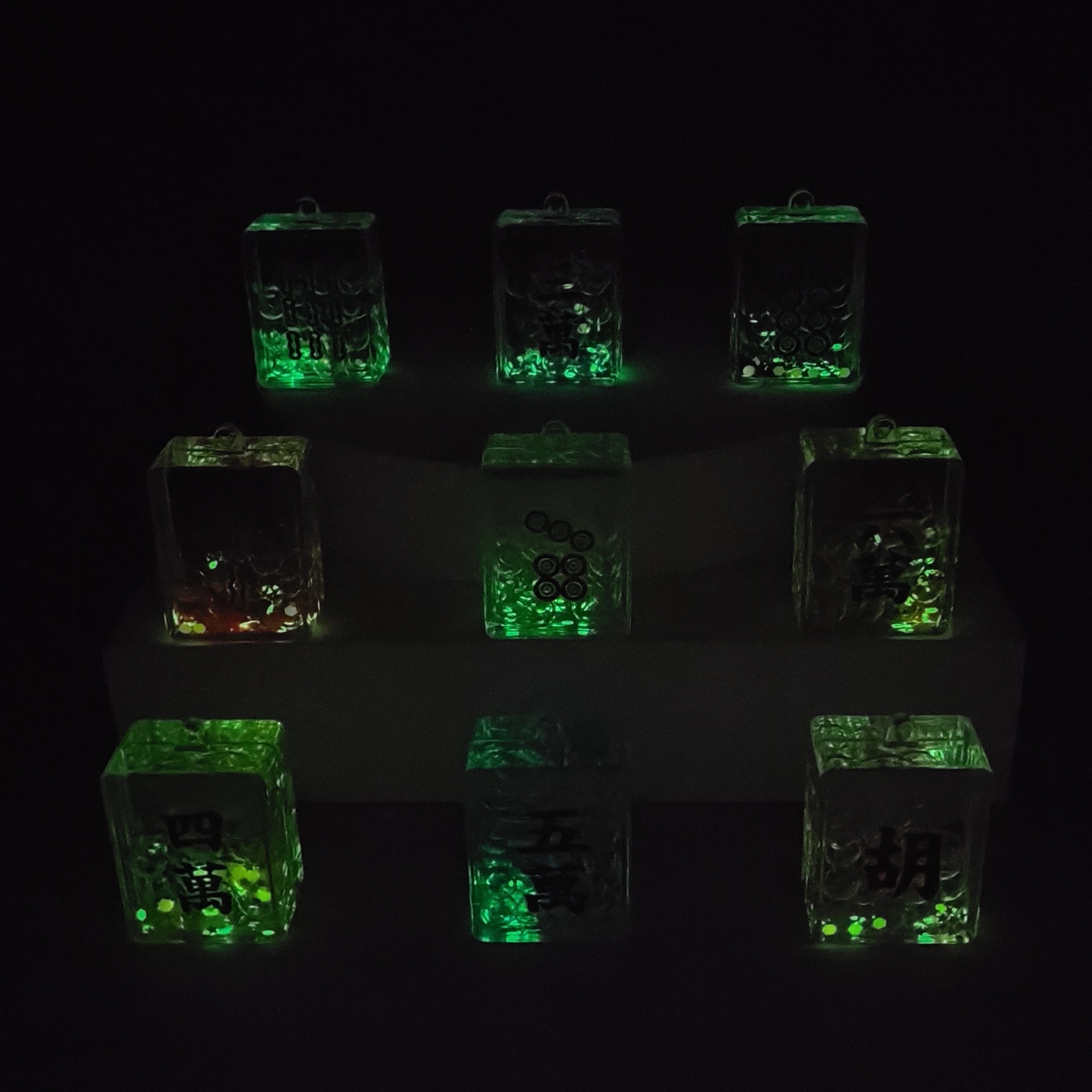 Oil-impregnated acrylic luminous bubble bead mahjong keychain pendant creative diy flowing sand bottle source manufacturer details Picture