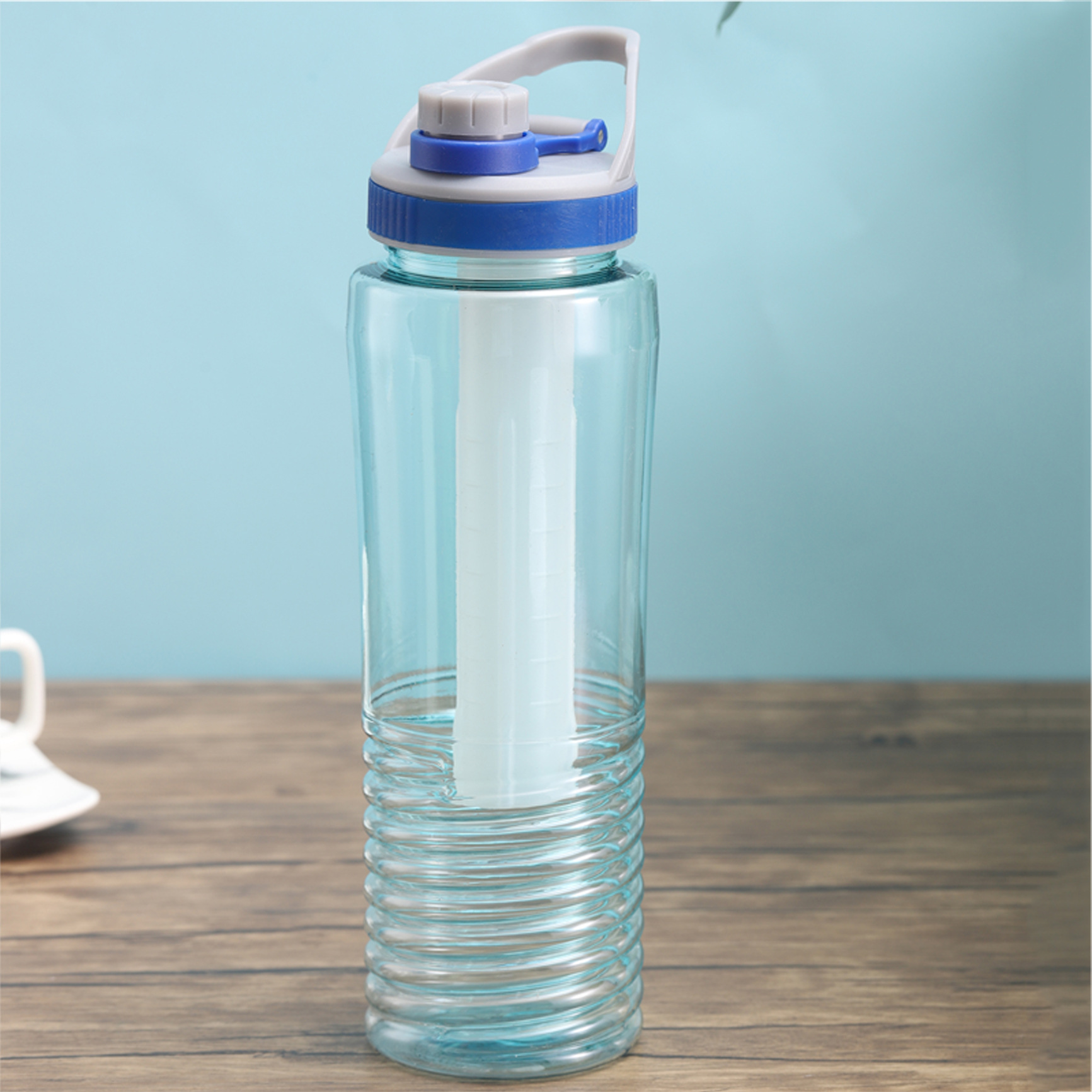 New Sports Plastic Water Cup Large Capacity Portable Plastic Cup Household Simple Wind With Cover Fruit Tea Cup Logo Cross-Border Application Scenario