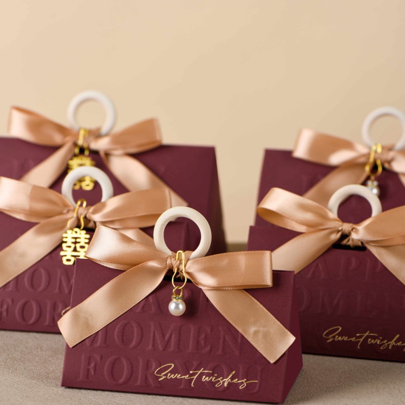 New high-end wedding candy box for 2025 wedding, triangular empty box as a souvenir wholesale Application Scenario