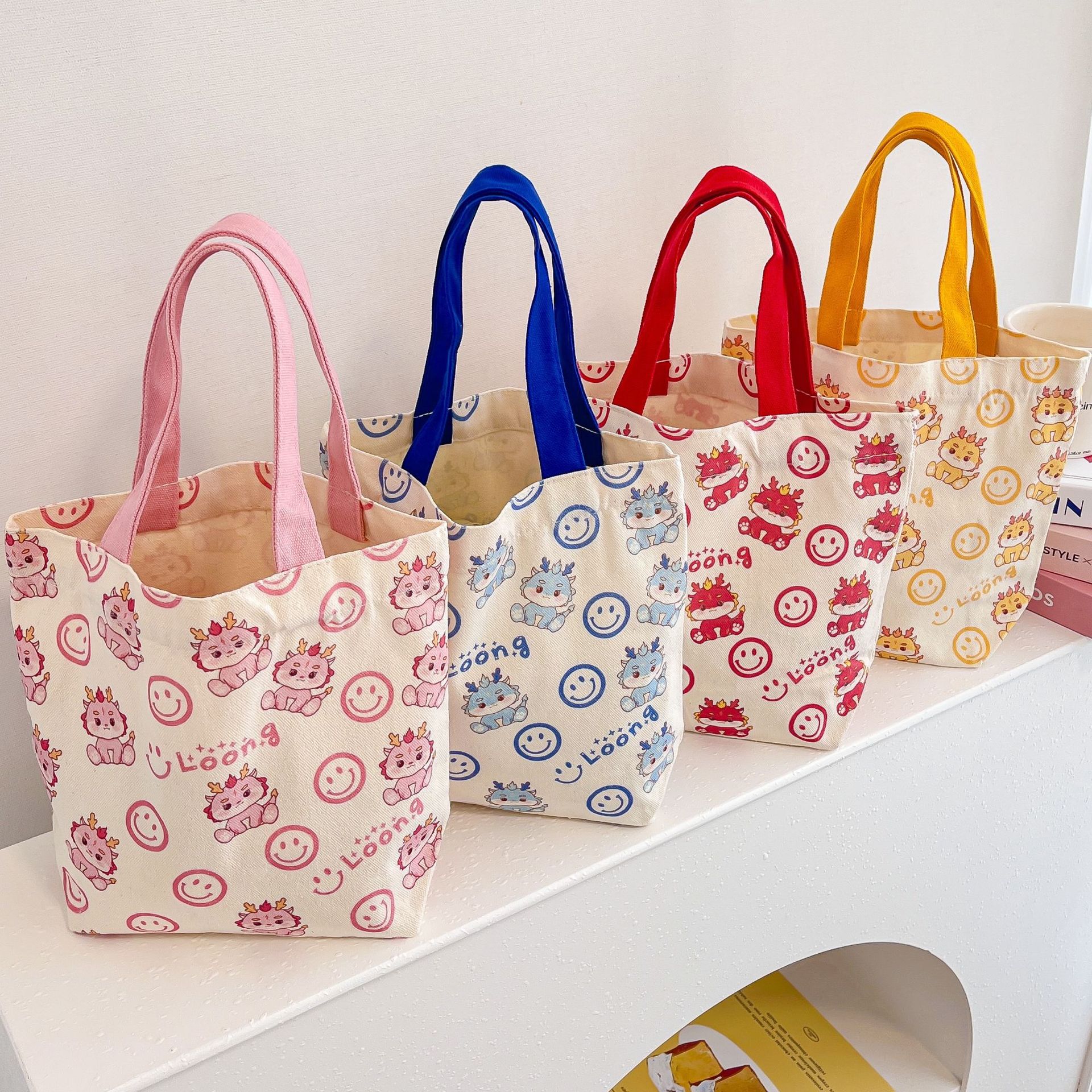 New souvenirs: Hand-held cute rabbit Longbao canvas bag, lunch bag, fashionable lunch box bag for work and commuting