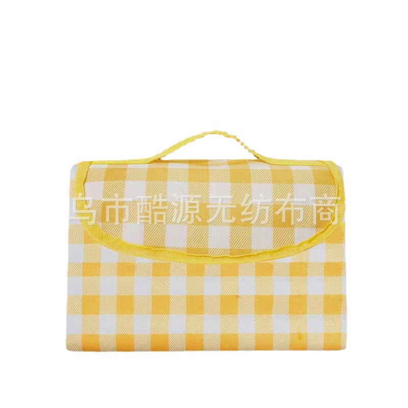 ويمكن الحصول على كميات كبيرة من الوسائد للنزهة في الهواء الطلق، والخييم عند الشاطئ Item Picture