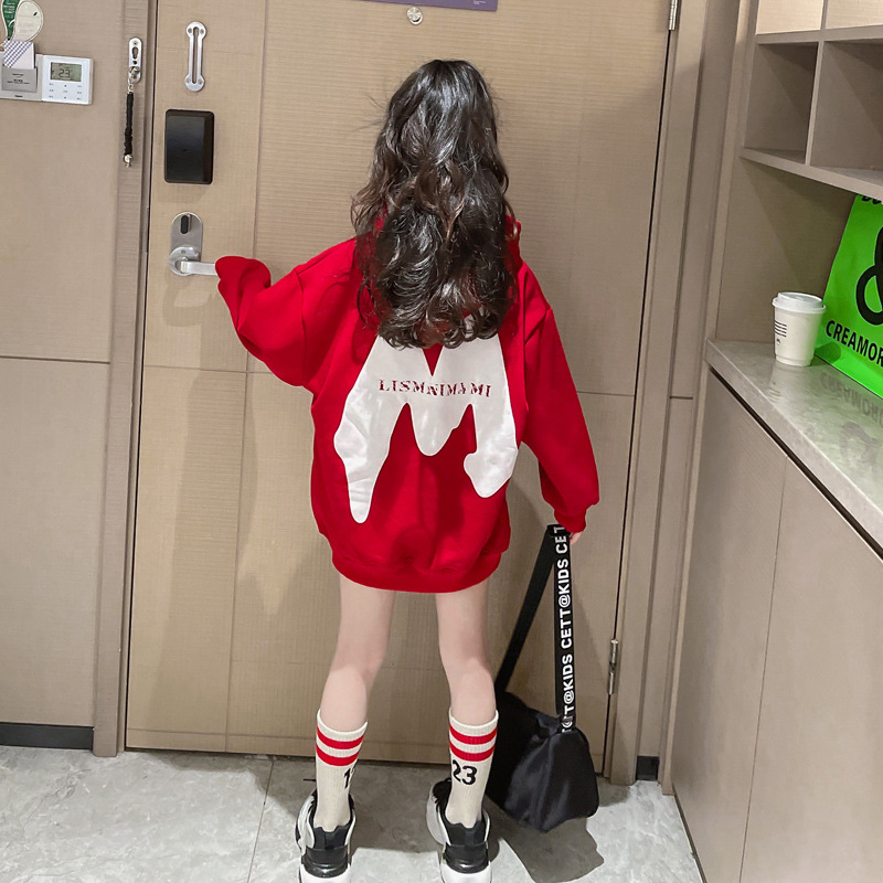 Children's and girls' mid-length hoodie autumn/winter 2023 new style, stylish and trendy autumn top for children Application Scenario
