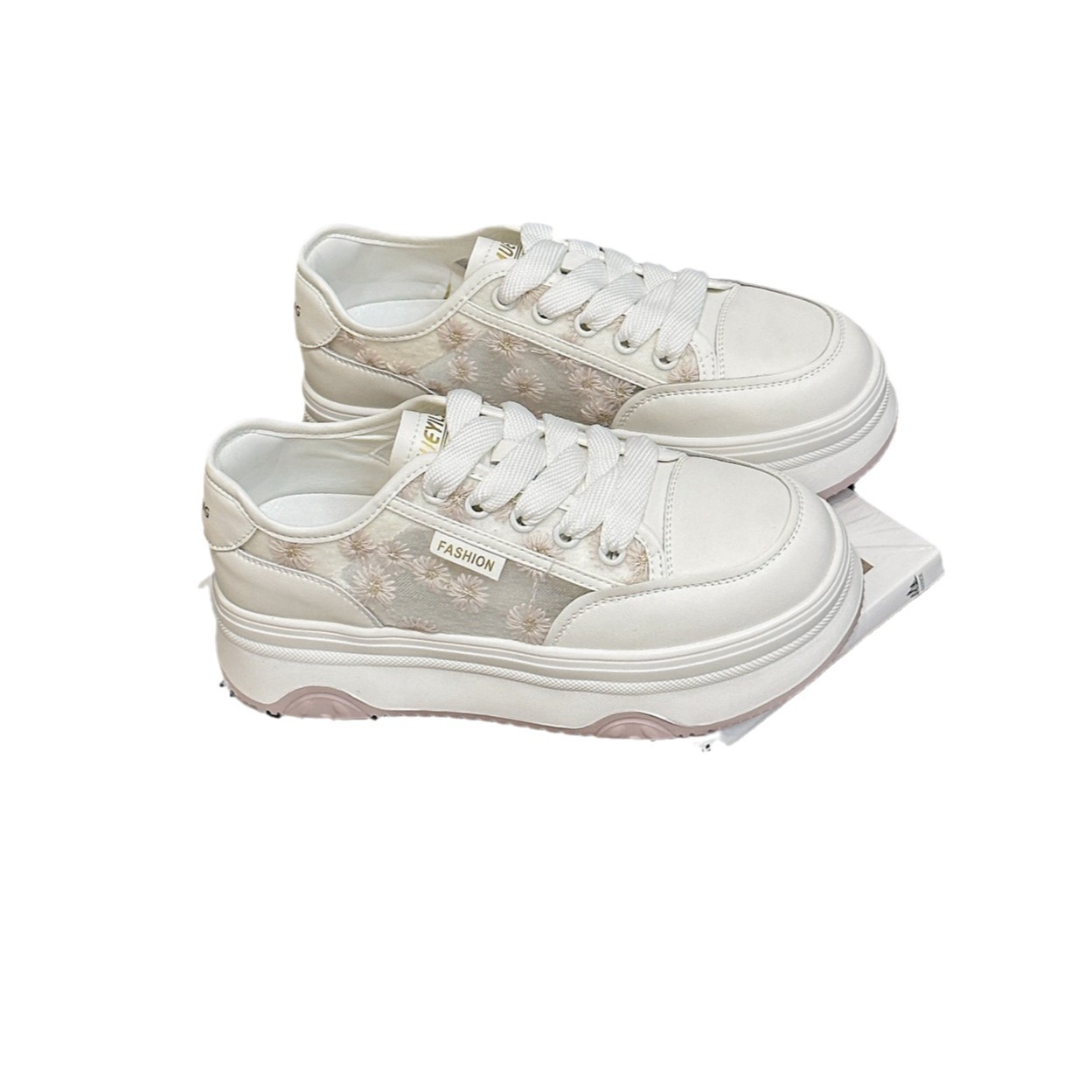 The new summer 2024 collection of genuine leather white sneakers for women, featuring mesh lace bread shoes, thick-soled and versatile thin casual sneakers Item Picture