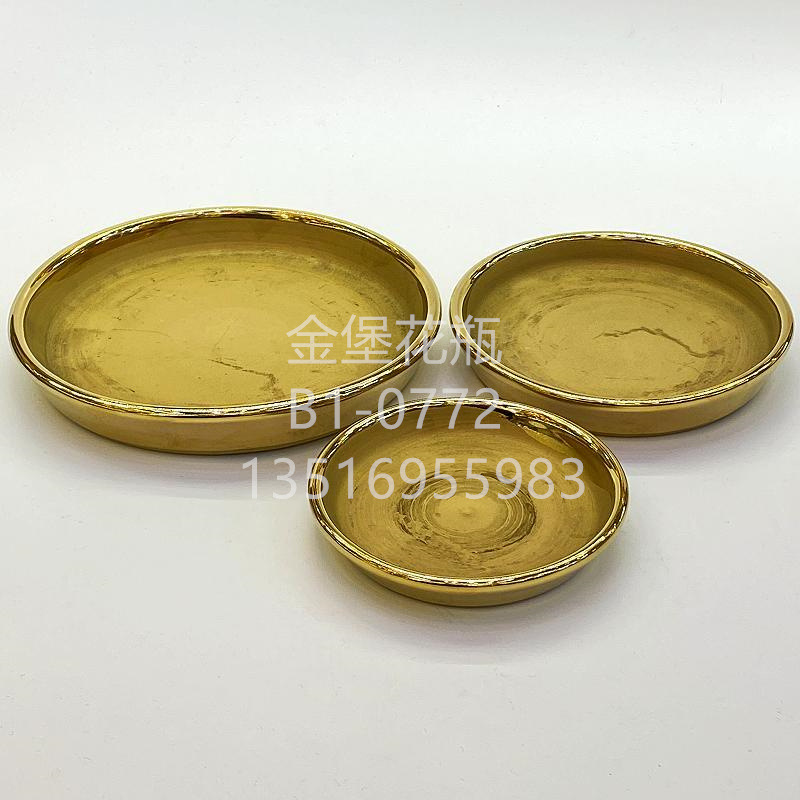 Nordic large-diameter electroplated brushed gold and silver large flowerpot round ceramic plant vessel, flowerpot design sense decorative piece Application Scenario