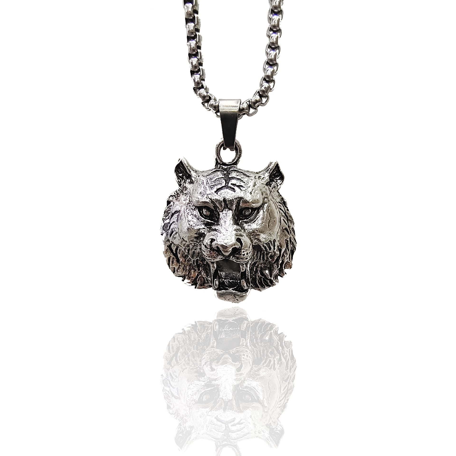 Net Red Men's Necklace Europe And The United States Necklace Sweater Chain Stainless Steel Necklace King Tiger Pendant Wholesale