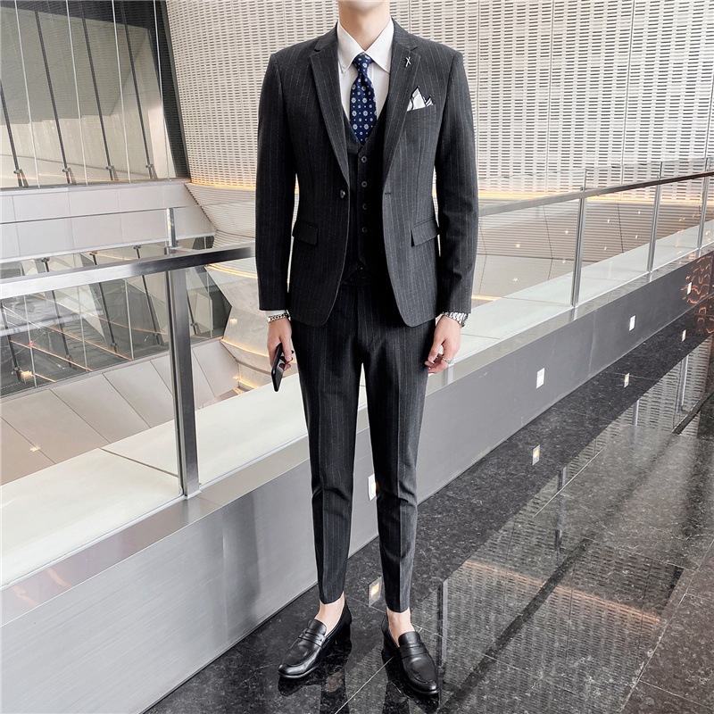 Three-piece wedding set: Striped suit for men, Korean-style slim-fit casual suit set, groom's dress, business professional formal wear details Picture