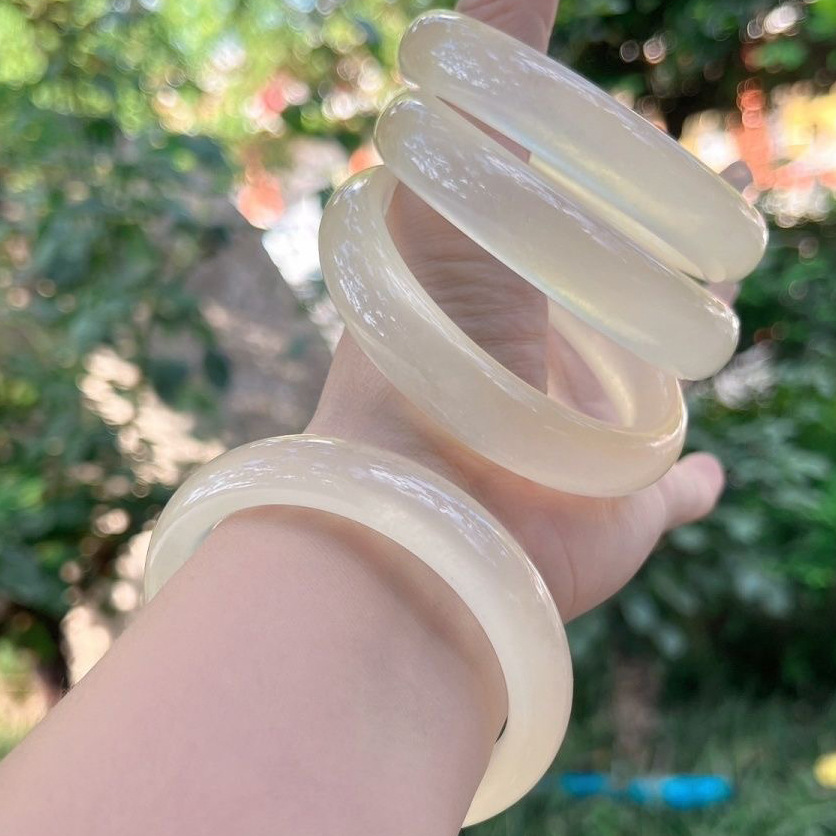 玉佩/玉镯/和田玉/玉手镯/玉手镯假的细节图