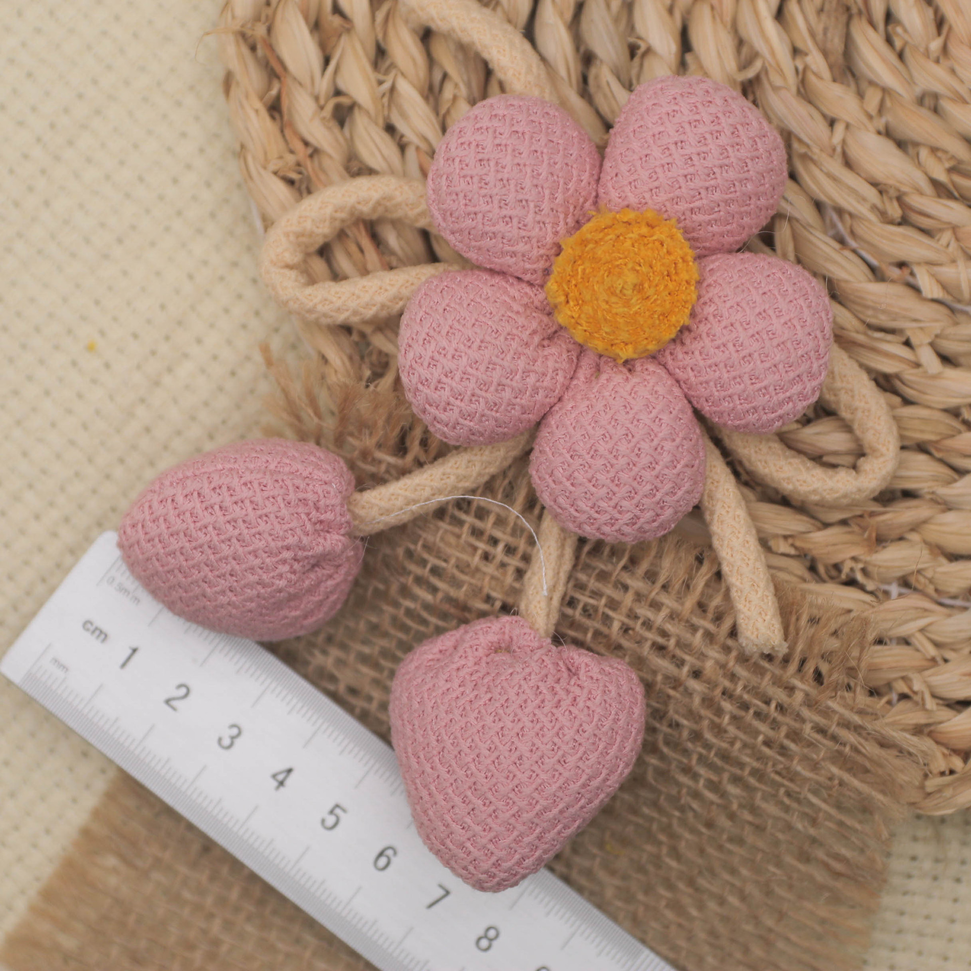 Fabric pendants, flower creative pastoral style, flower bags, clothing, hanging decorations, curtains, three-dimensional forest-themed decorative items Application Scenario