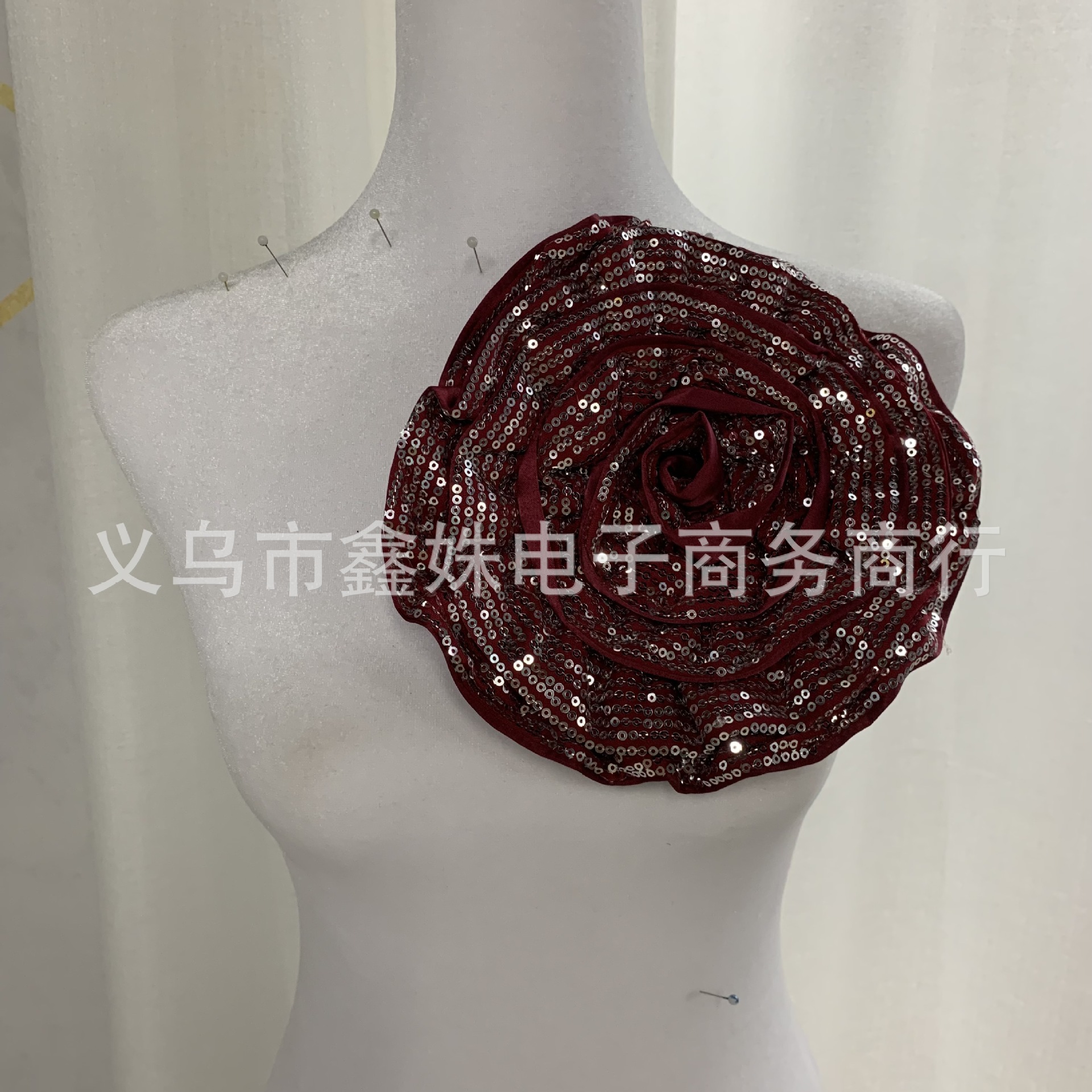 High-end evening gowns and skirts with crystal crumpled sequins and sequin embroidery accessories details Picture