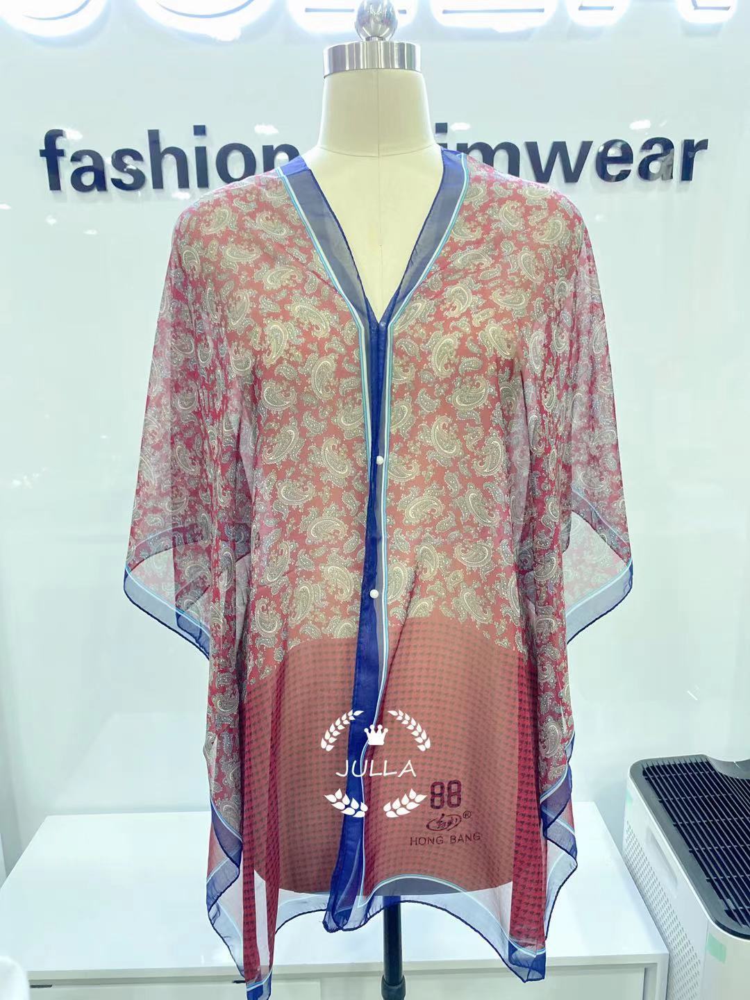 Cross-Border E-Commerce Selection Vintage Print Sunblock Chiffon Beach Towel Bohemian Beach Style Pullover Beach Wear Application Scenario