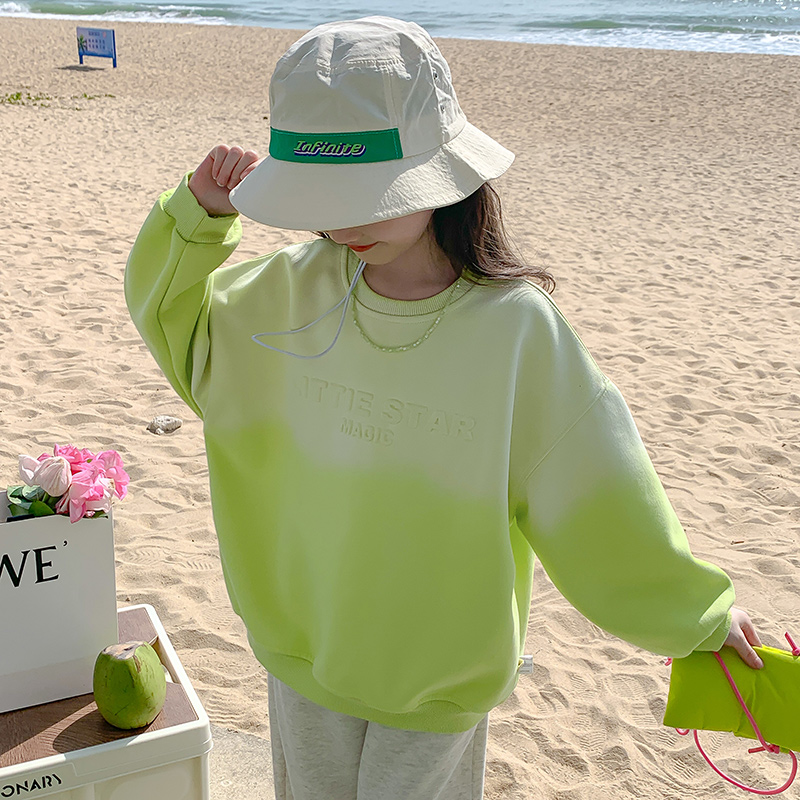 New 2024 stylish girls' hoodie Spring collection, long-sleeved children's spring and autumn style, loose top for little girls Specification image