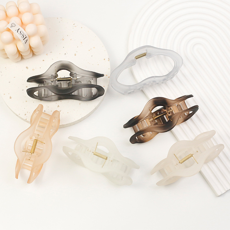 Simple Frosted Cloud Grab Clip Large Women's New Back Hair Clip Shark Clip Temperament Hairpin Senior Sense Headdress details Picture