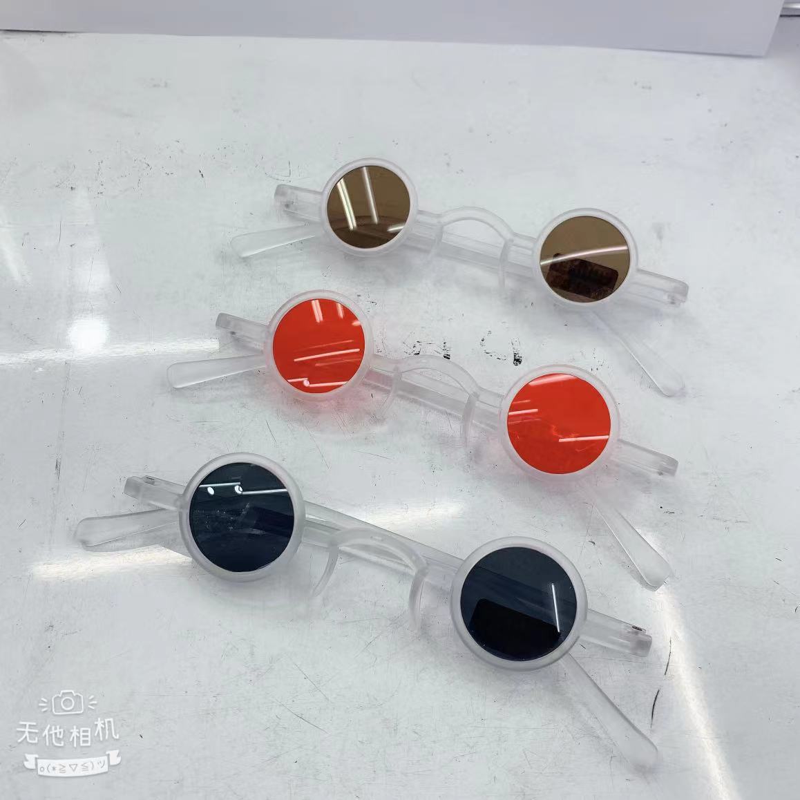 Super small European and American retro funny prince glasses, small frame round sunglasses for men and women, personalized and versatile trendy sunglasses Specification image
