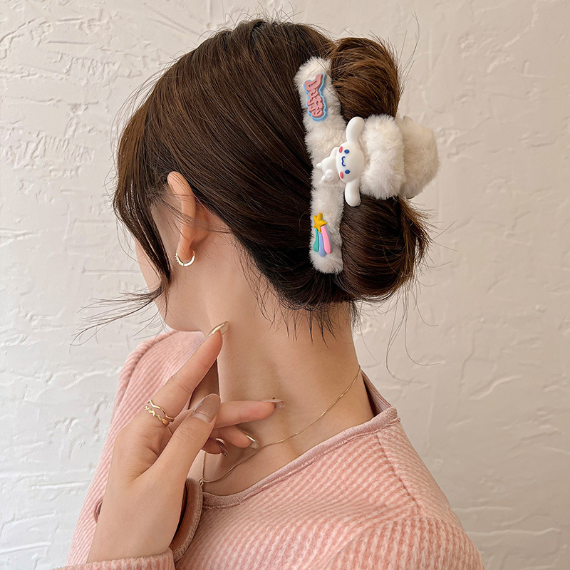 Bonito peluche grande fresa oso clip clip clip de pelo de dibujos animados otoño invierno nuevo dulce chica corazón clip de tiburón accesorios para el pelo Specification image