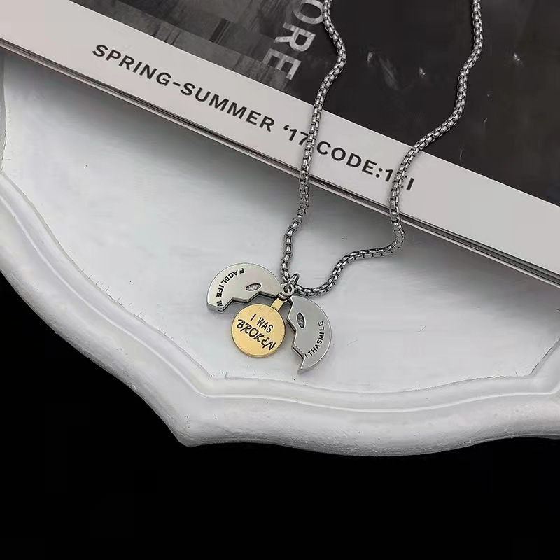 This can be opened and closed. The funny face and smiling face necklace is a trendy, simple and hip-hop pendant for both men and women. It is a versatile and personalized hoodie and sweater chain accessory details Picture