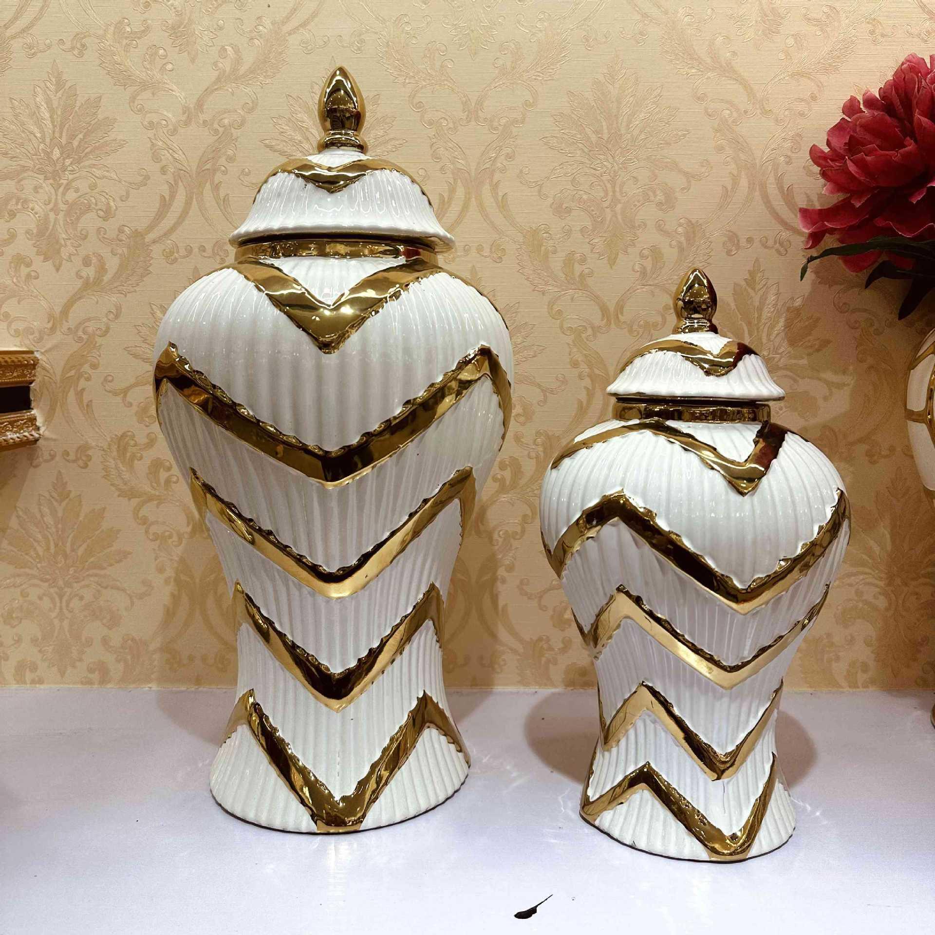 Exit porch decoration European-style electroplated golden ceramic general jar vase decoration light luxury process model room soft mounted golden castle vase Application Scenario