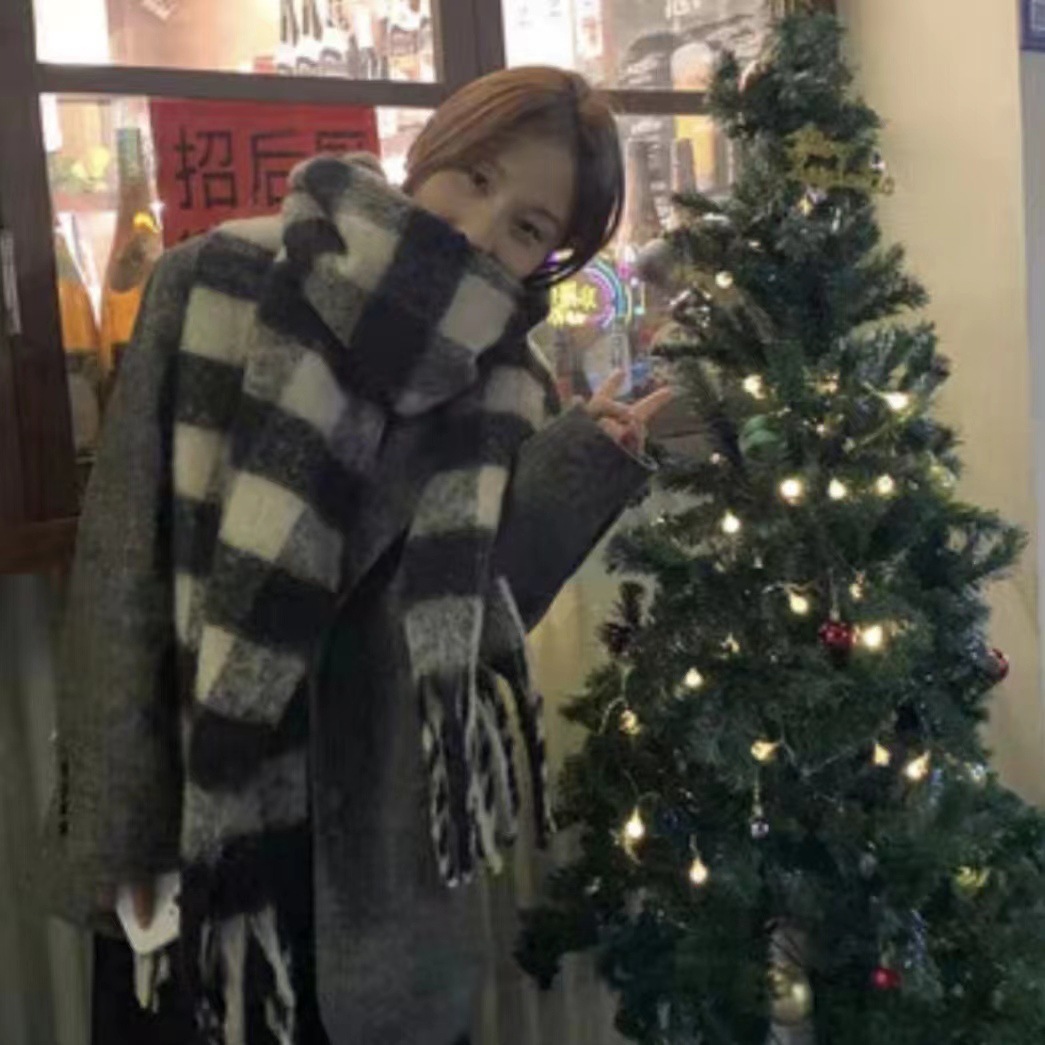 Yu Shuxin With The Korean Version Of The Classic Plaid Scarf Female Winter Hundred Imitation Cashmere Dual-Purpose Thick Warm Shawl Item Picture