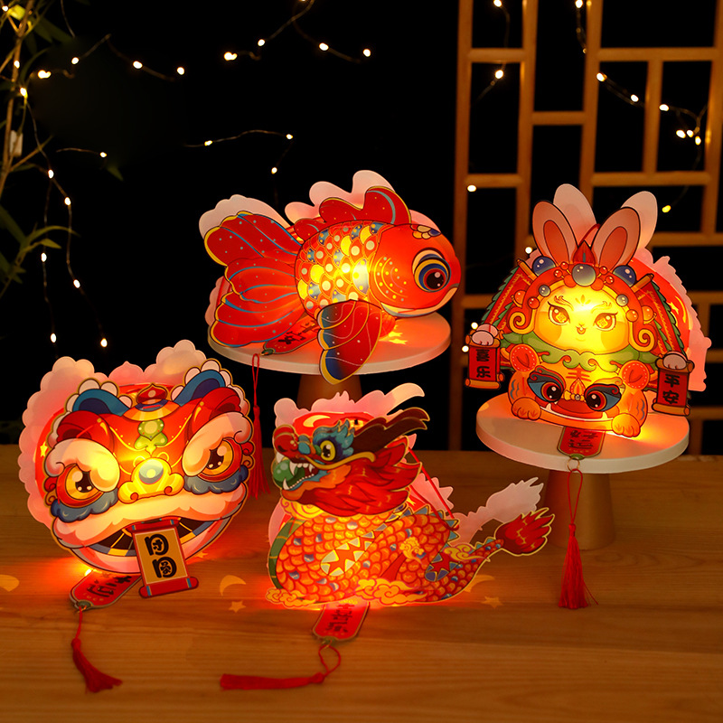 Spring Festival Chinese-style New Year dragon dance, 3D cardstock, handmade goldfish diy materials, hand-held Dragon Year toy lanterns Application Scenario