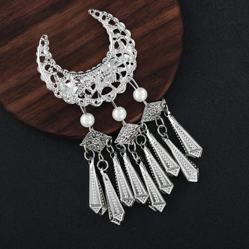 The "National Trend and national style" Miao silver pearl tassel bull horn hairpin exudes a sense of high-end sophistication. The minority ethnic style hairpin headwear is exquisite and the ancient-style hairpin is for women Specification image