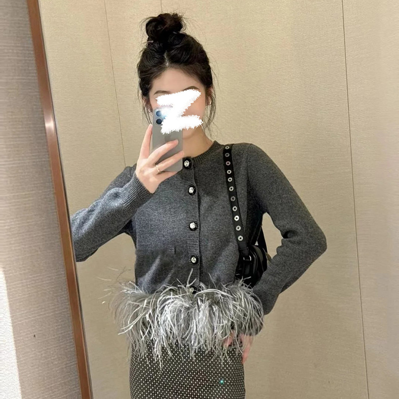 Unique and super beautiful sweater 2024 early Autumn new style Chanel style feather light luxury knitted sweater for women M7111 details Picture