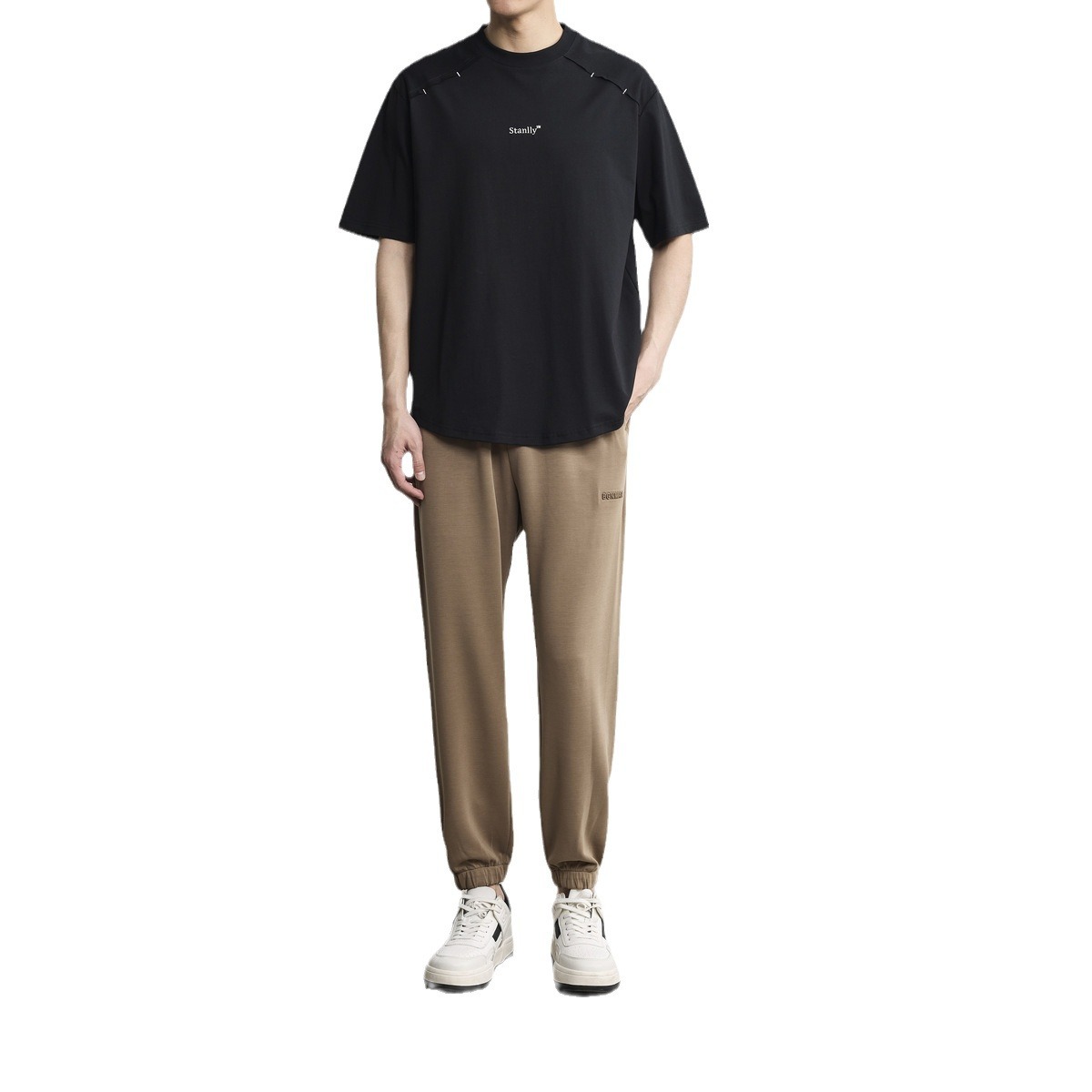 Momeck simple letter-embroidered round-neck T-shirt for men, 2025 Summer New style, fashionable loose men's short-sleeved shirt 71165 Item Picture