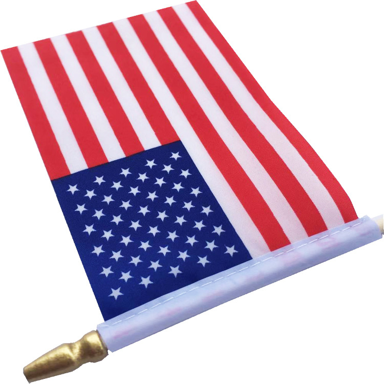The wooden flagpole of the United States, measuring 14*21cm, is a hand-held flag. The wooden flagpole for Independence Day is running for the American flag Specification image