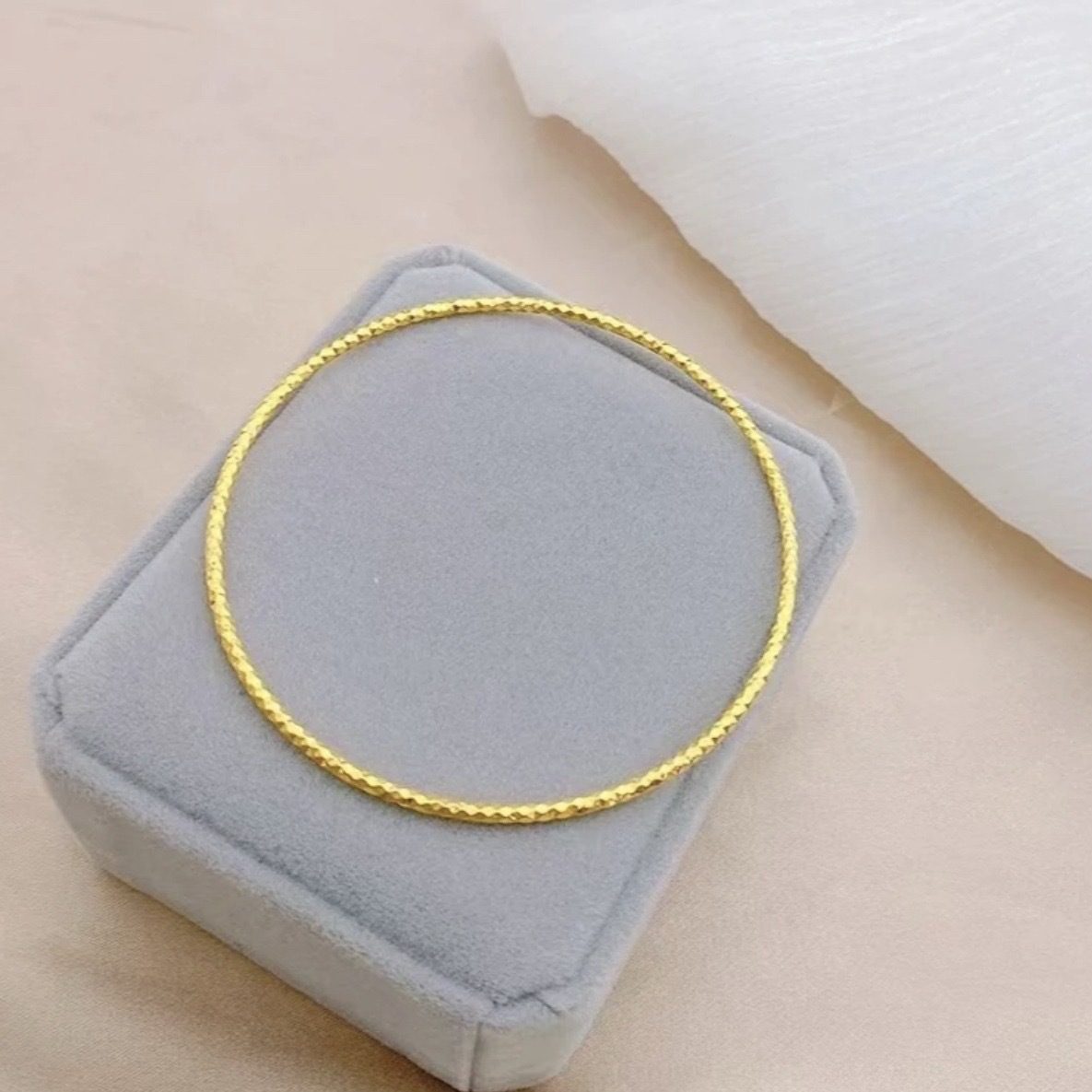 Titanium steel 18K gold-plated, fashionable and dazzling starry sky bracelet, light luxury, individual, minimalist, sparkling and non-fading Specification image